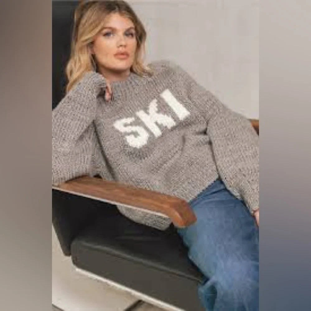 Elans apres ski sweater for mountain or the city chic. Grey Sz S